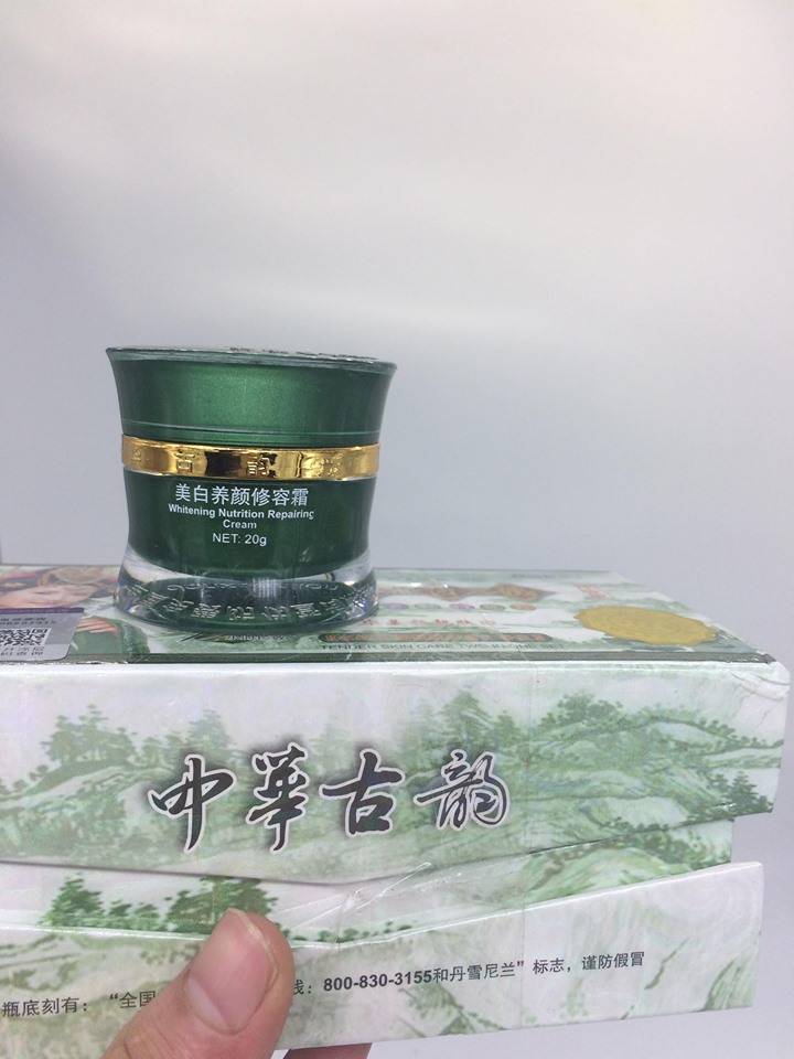 kem chong nang hoang cung xanh danxuenilan - kem trang diem (3)